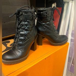 Black guess heel boots never worn brand new 6.5